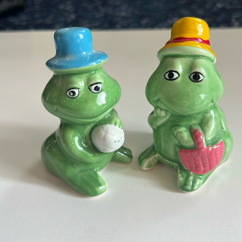 Vintage Ceramic Frog Man and Woman Salt and Pepper Shakers Cottagecore  Retro